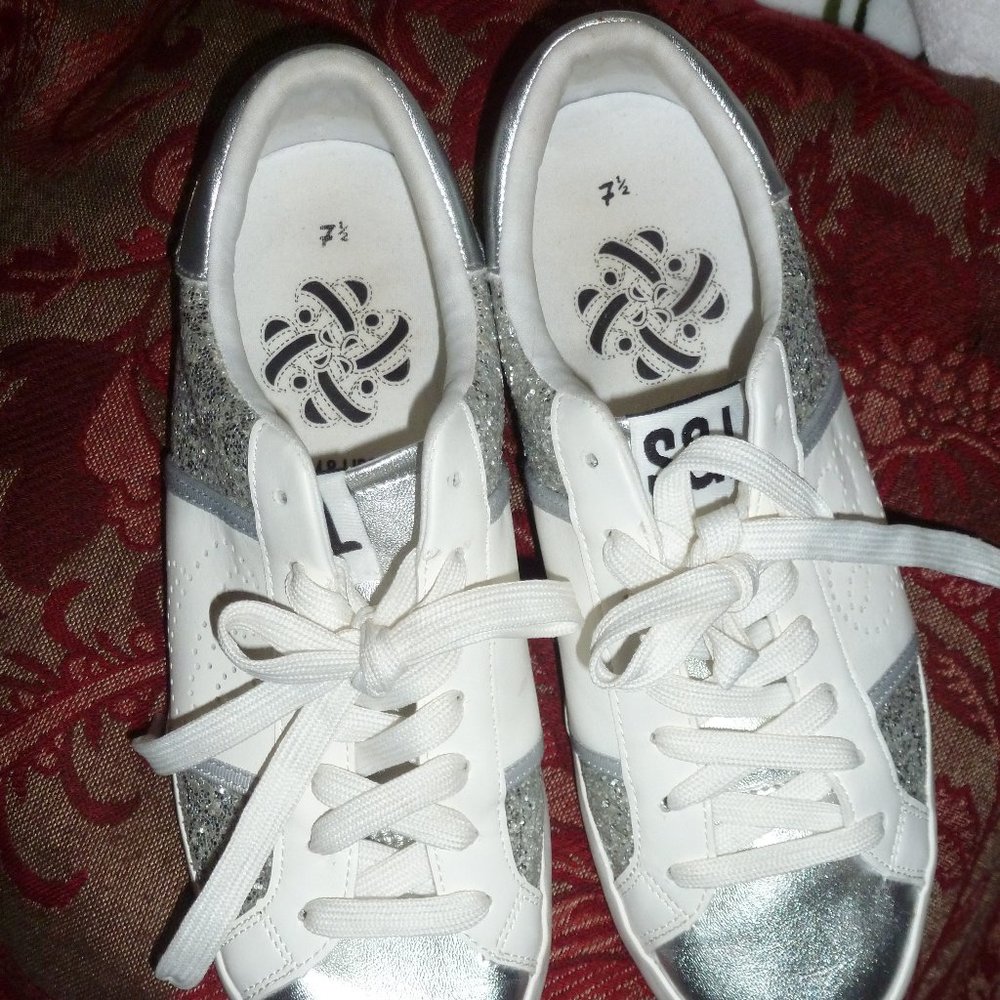 Sam & Libby Stylish Women's Alina Glitter Sneaker sz 7.5